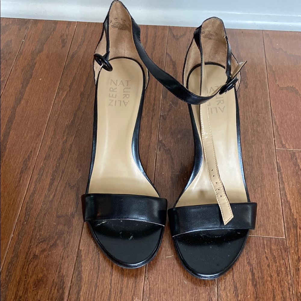 Naturalizer Black and Tan Heels with Classic Silhouettes